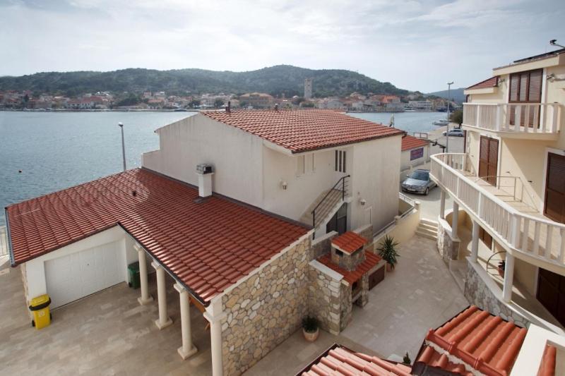 Apartments Tisno - Villa Mare Экстерьер фото