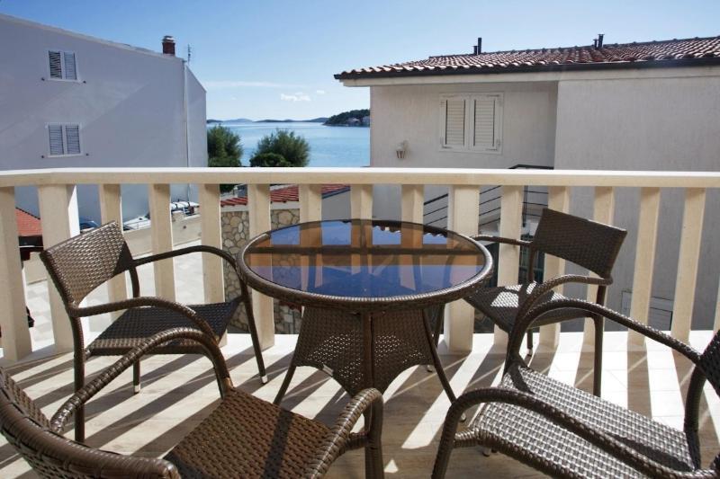 Apartments Tisno - Villa Mare Экстерьер фото