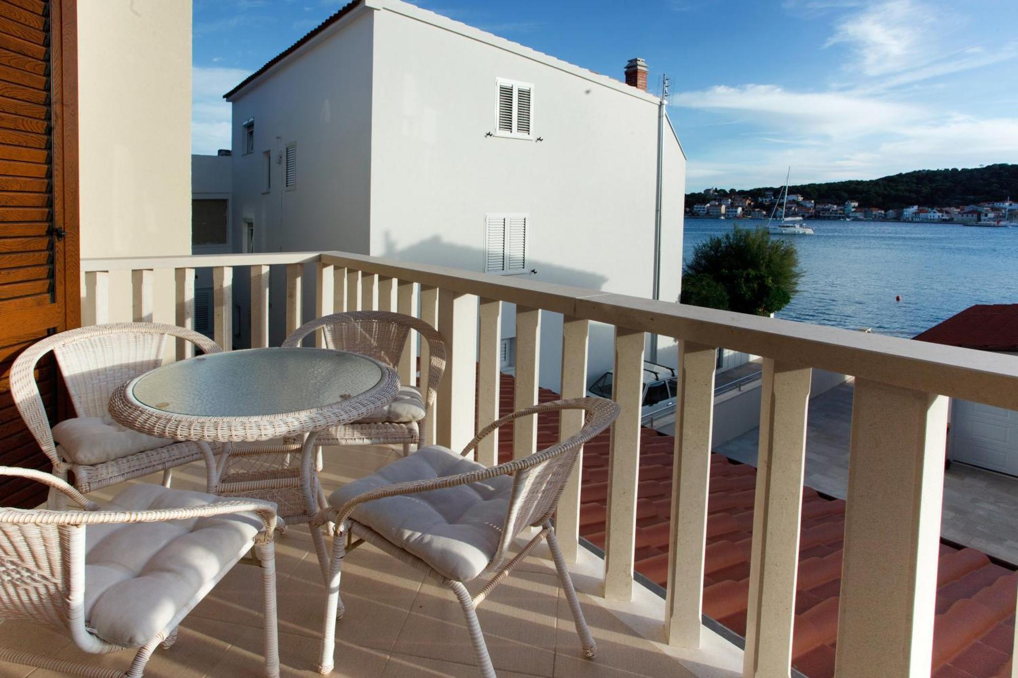 Apartments Tisno - Villa Mare Экстерьер фото